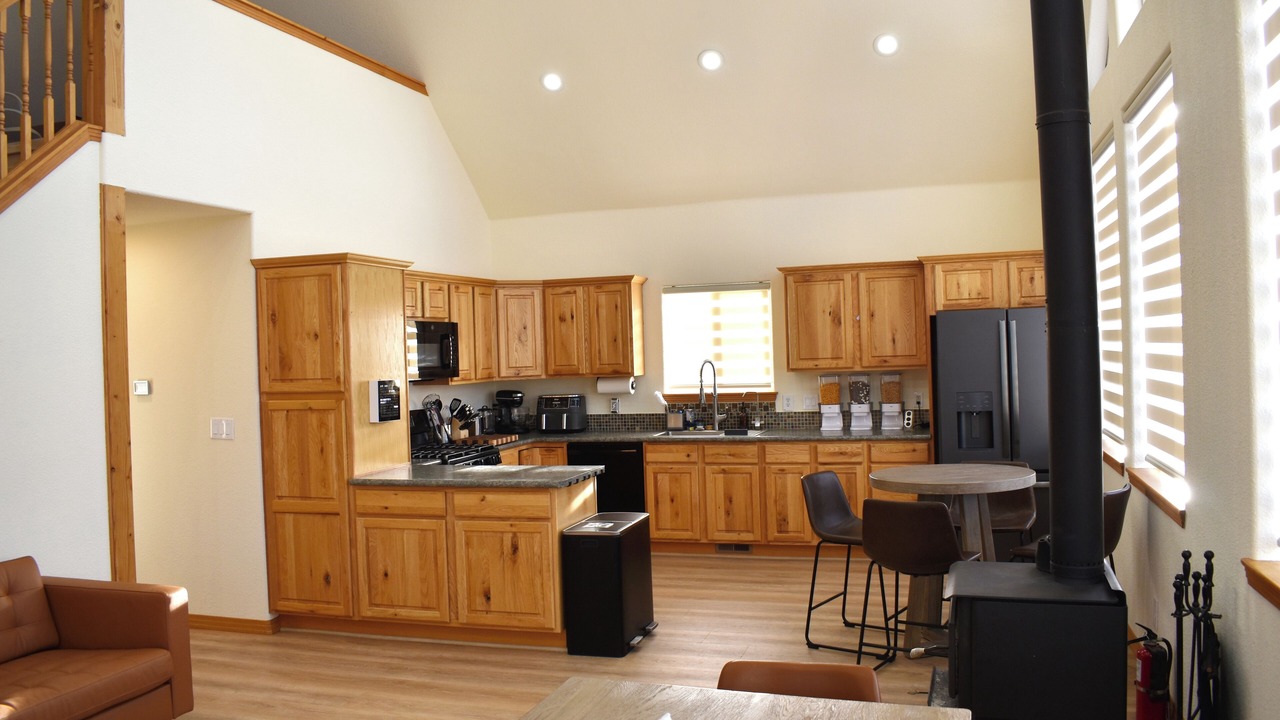 Photo of Kitchen in Indian Mountain