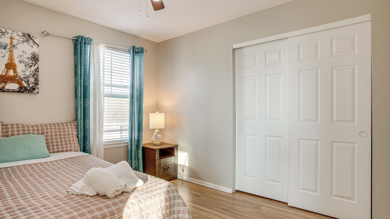 Photo of Bedroom in Aurora