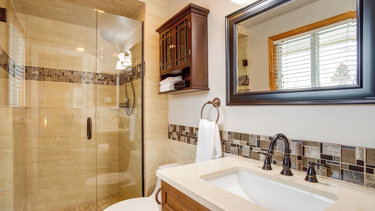 Photo of Bathroom in Applewood Villages