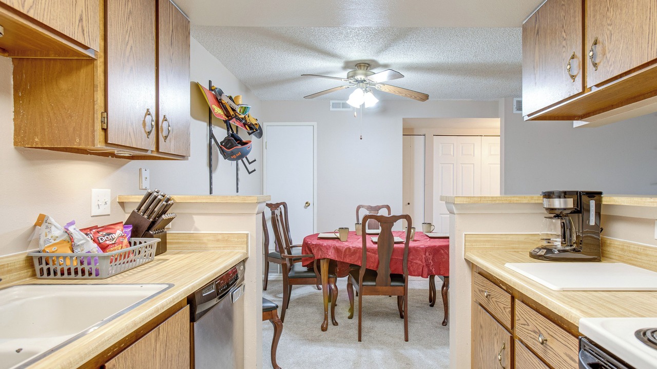 Photo of Kitchen in Aurora Highlands