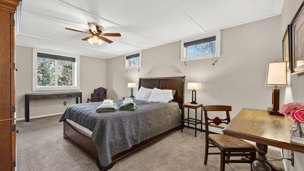 Photo of Bedroom in Idaho Springs