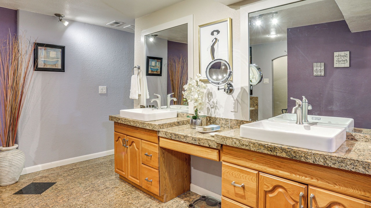 Photo of Bathroom in Aurora