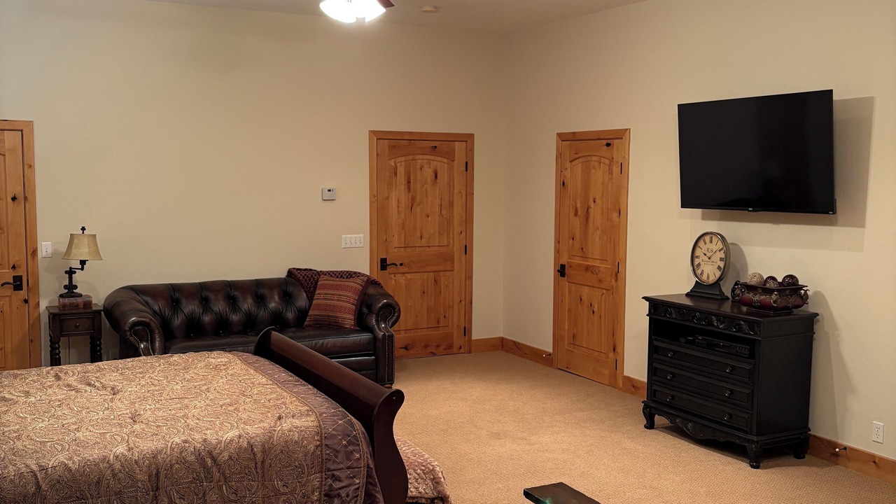Photo of Bedroom in Whitepine