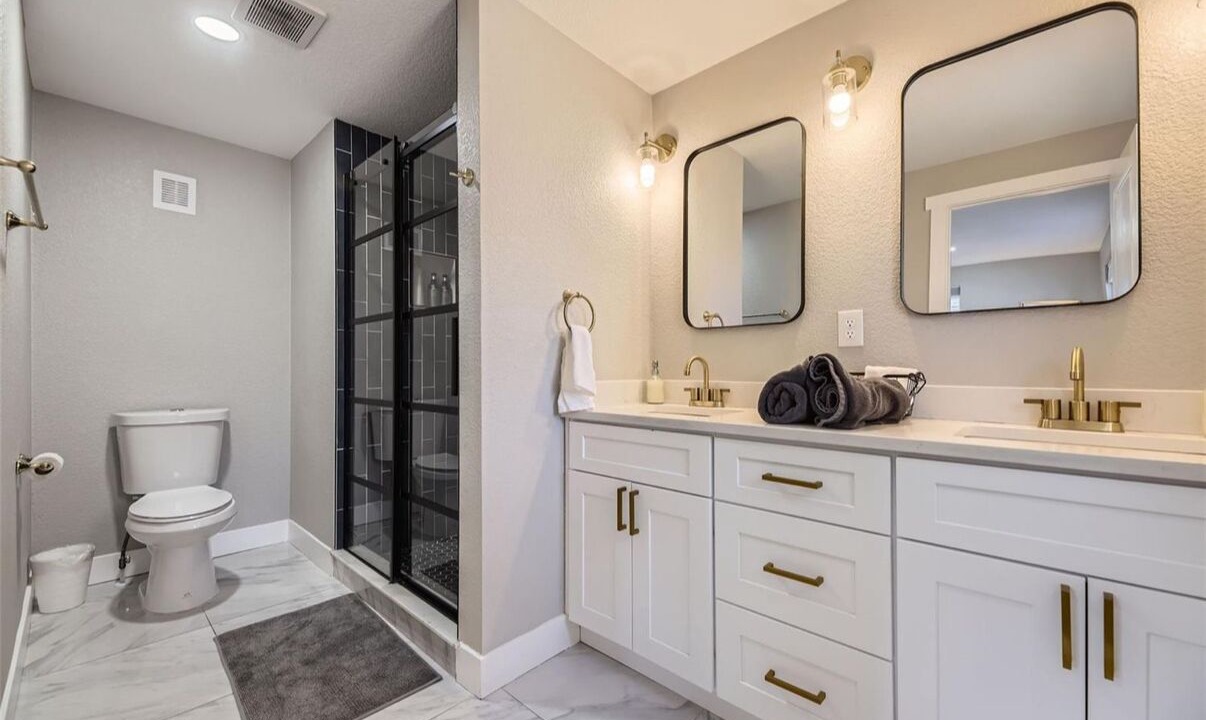 Photo of Bathroom in Scenic Heights