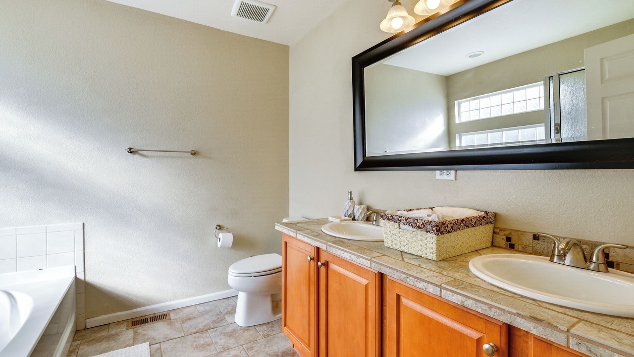 Photo of Bathroom in Green Valley Ranch