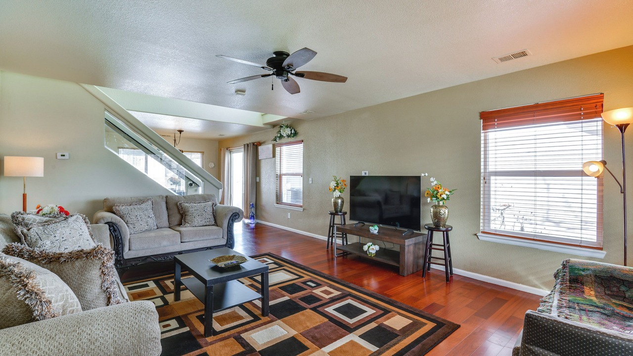 Photo of Livingroom in Green Valley Ranch