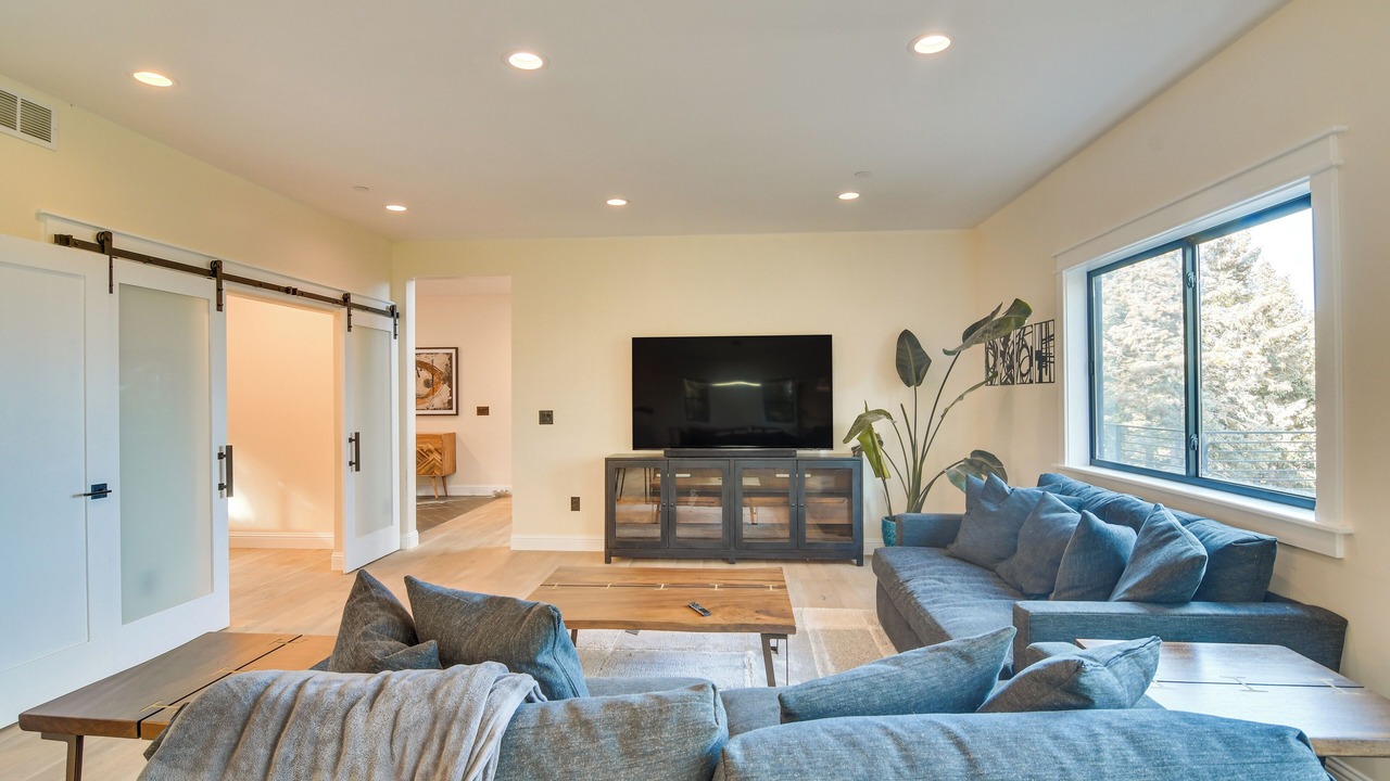Photo of Livingroom in Evergreen