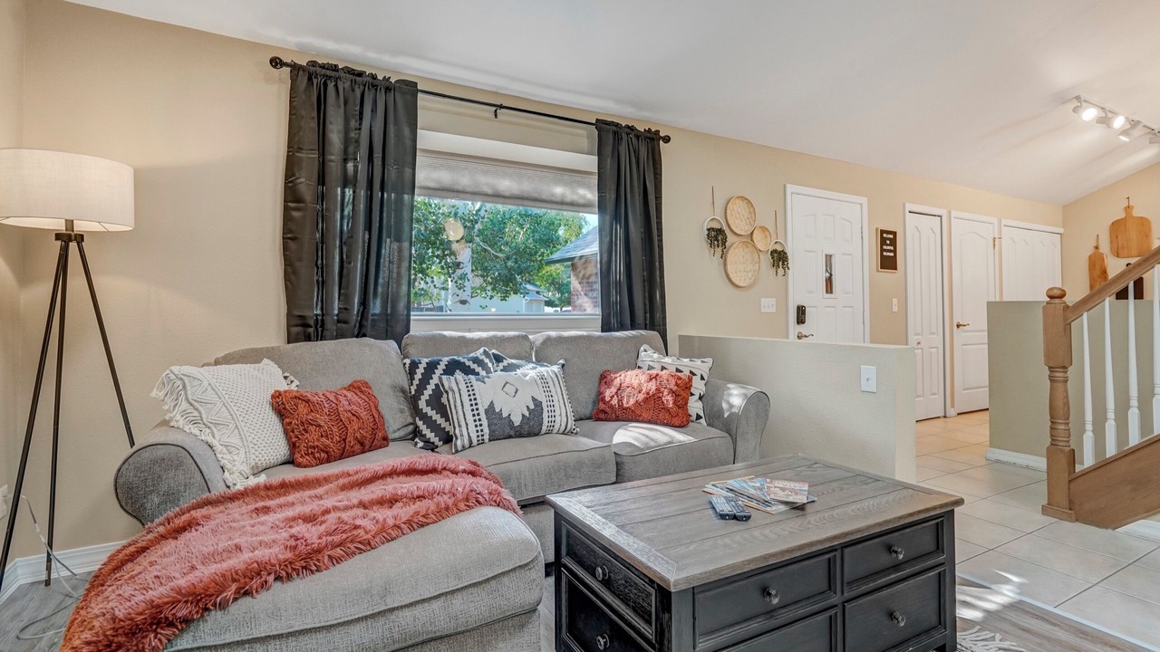 Photo of Livingroom in Northwest Colorado Springs