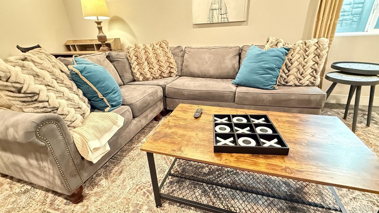Photo of Livingroom in Aurora
