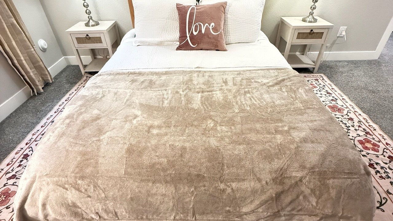 Photo of Bedroom in Aurora
