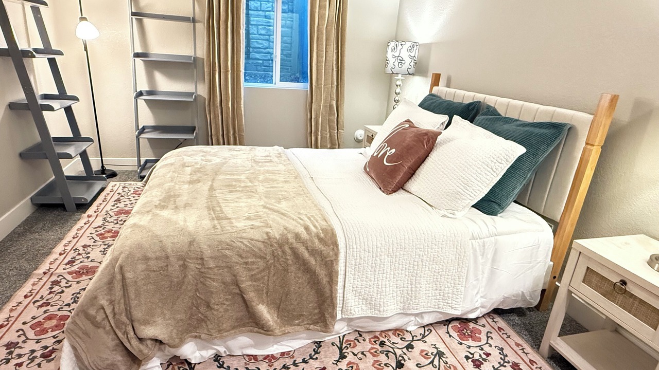 Photo of Bedroom in Aurora