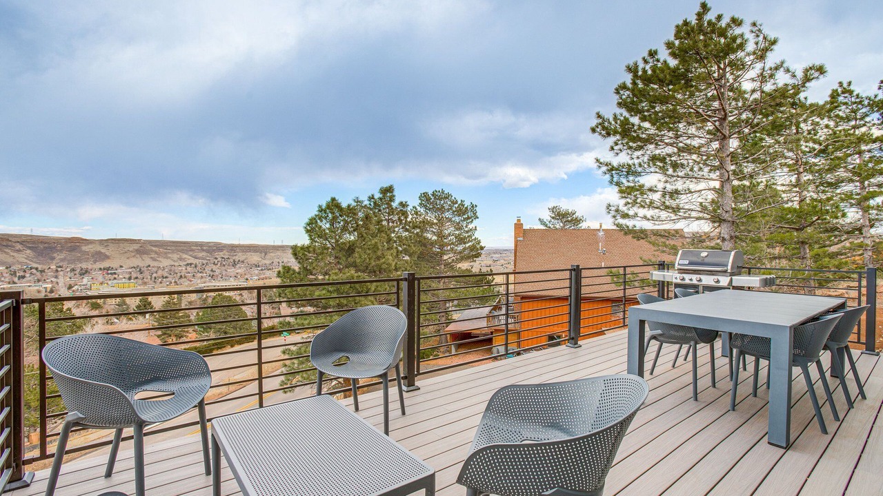 Photo of Outdoor in Golden