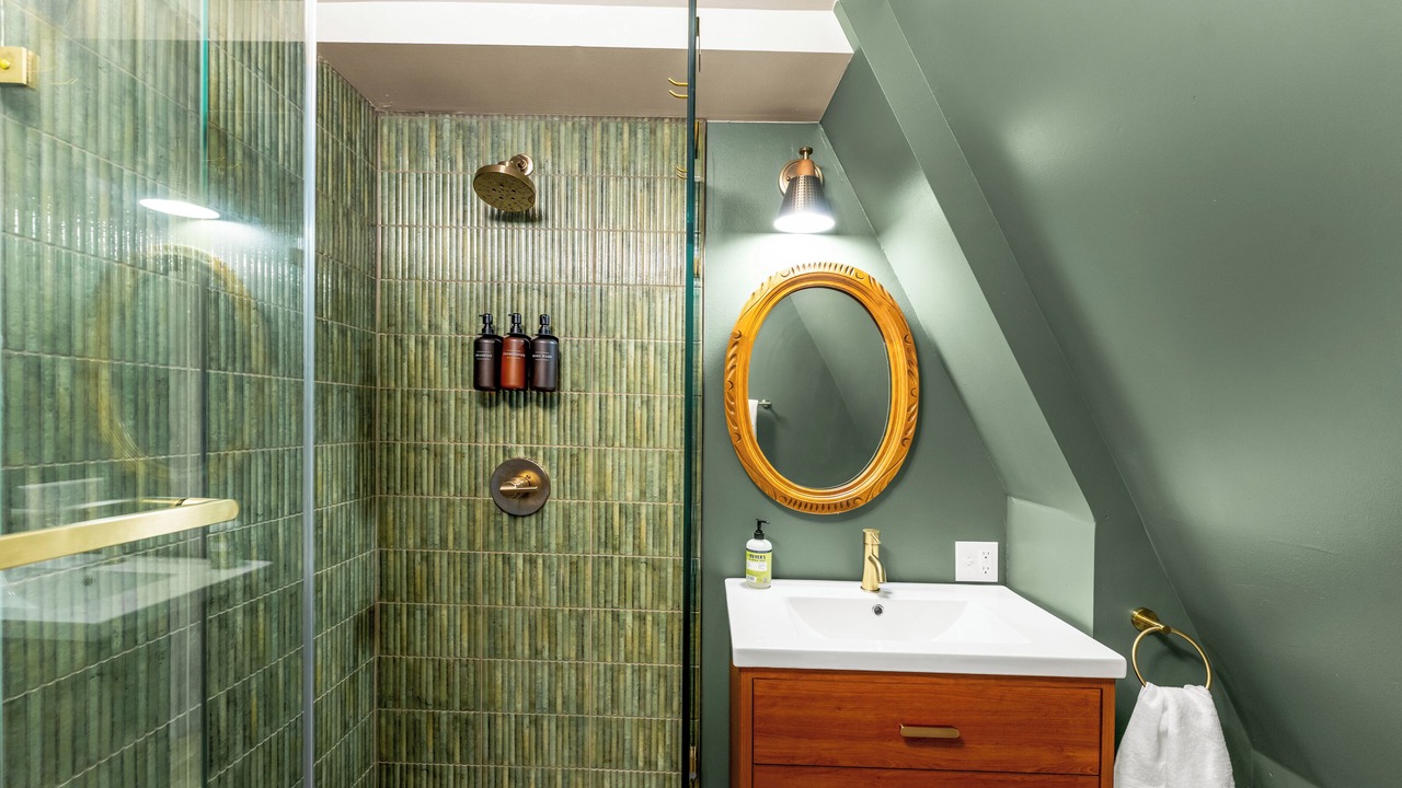 Photo of Bathroom in Indian Mountain