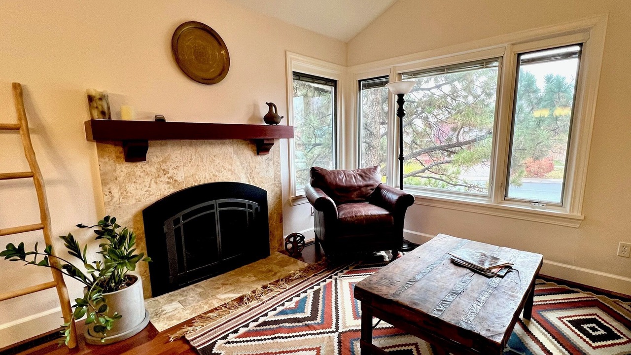 Photo of Livingroom in Englewood