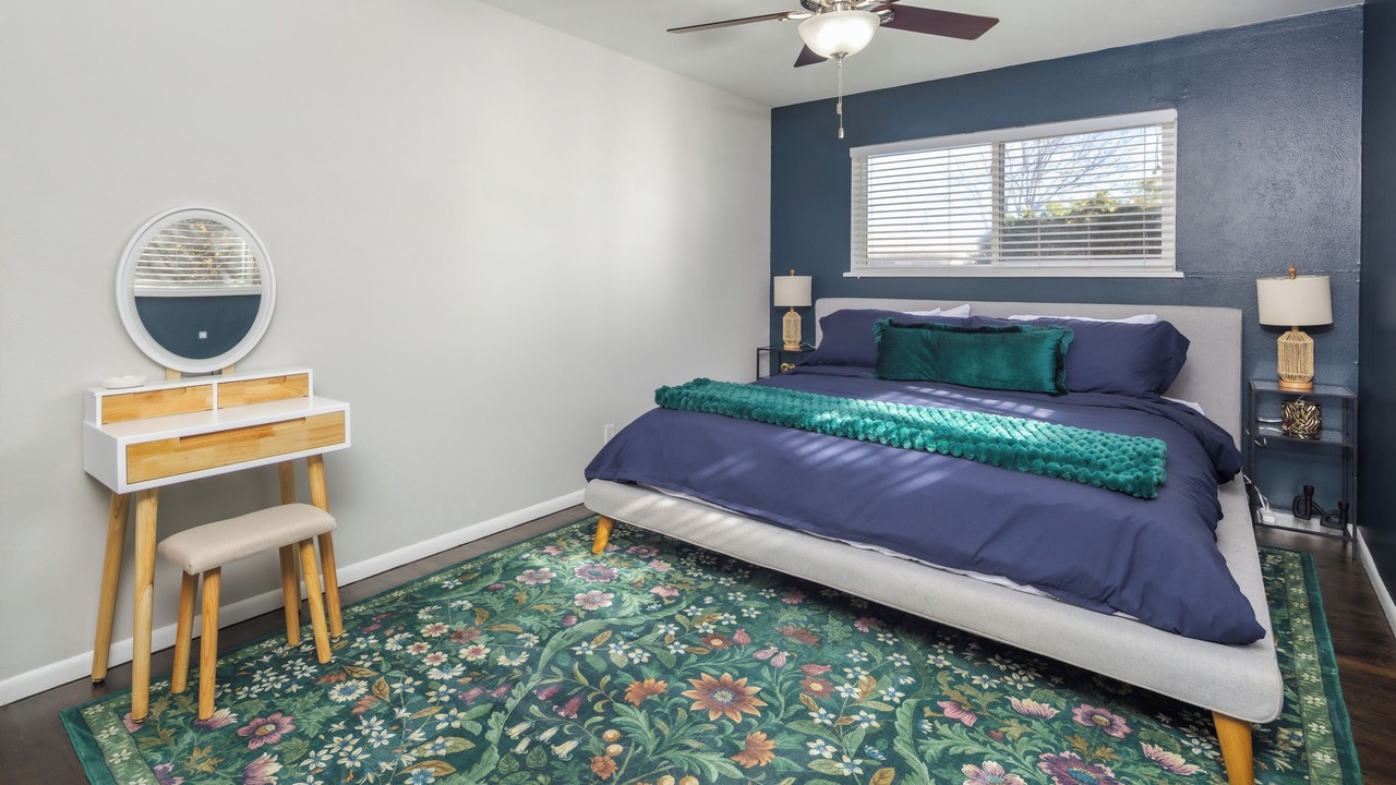 Photo of Bedroom in Edgewater