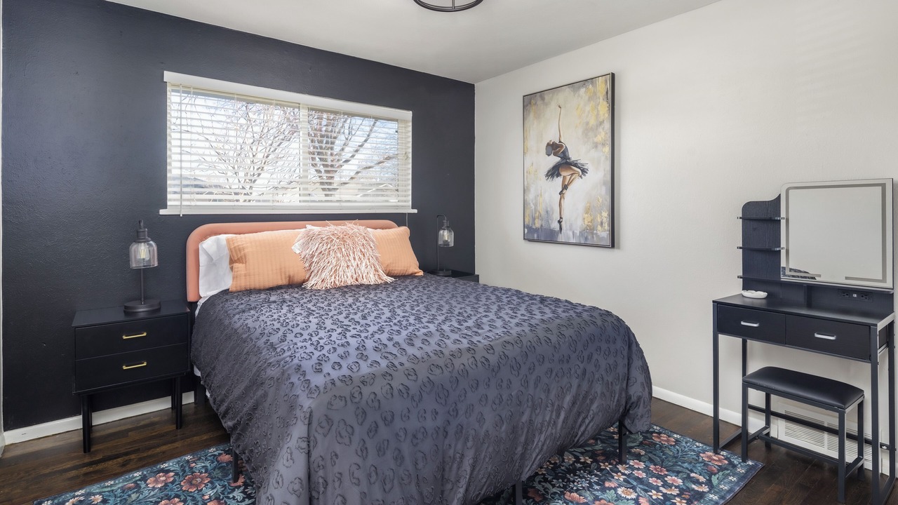 Photo of Bedroom in Edgewater