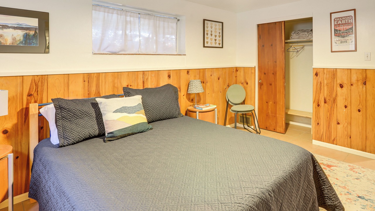 Photo of Bedroom in Mar Lee