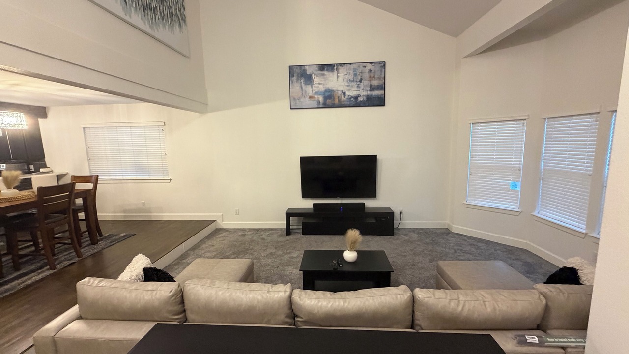 Photo of Livingroom in Aurora