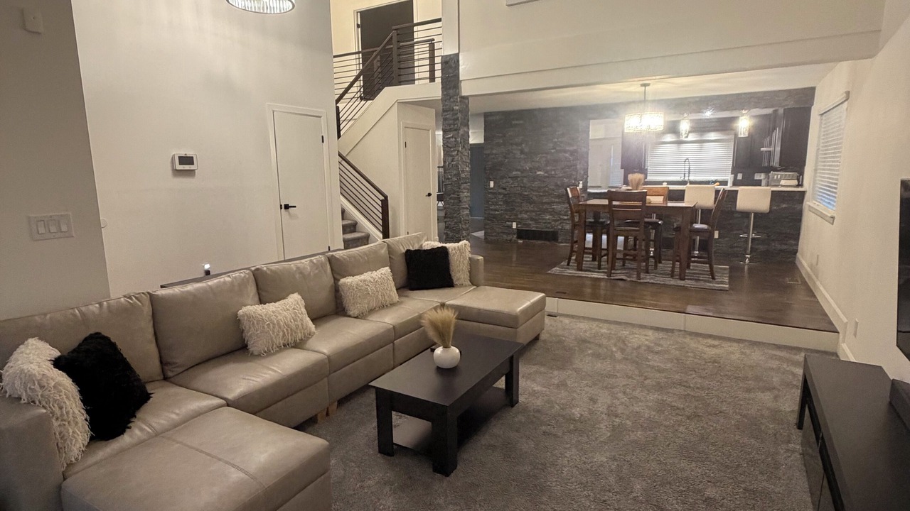 Photo of Livingroom in Aurora
