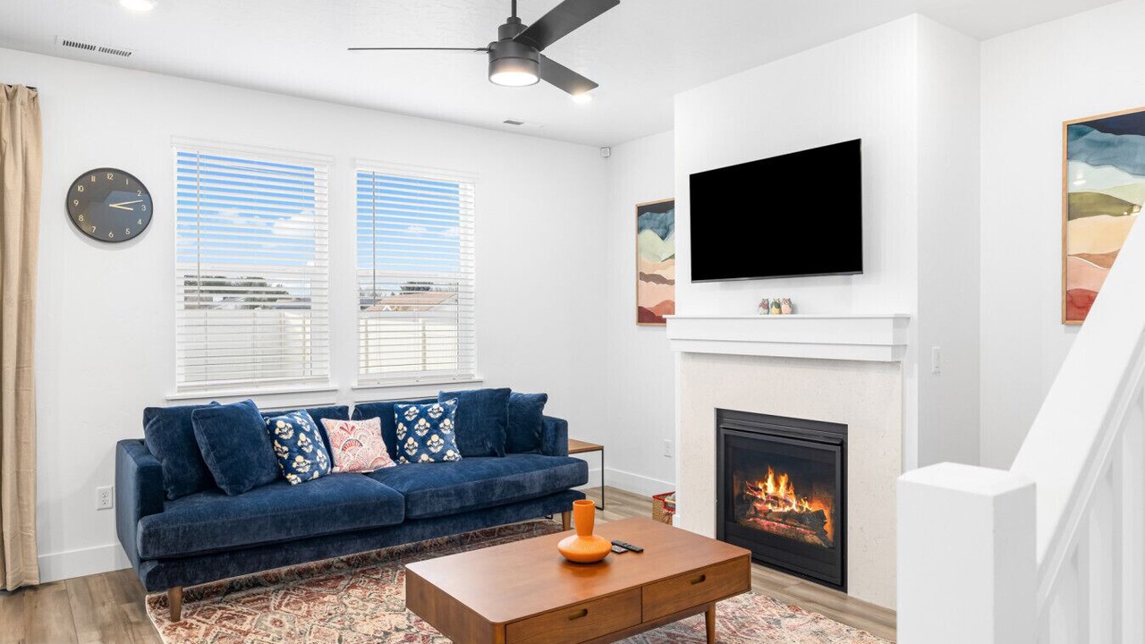 Photo of Livingroom in West Valley