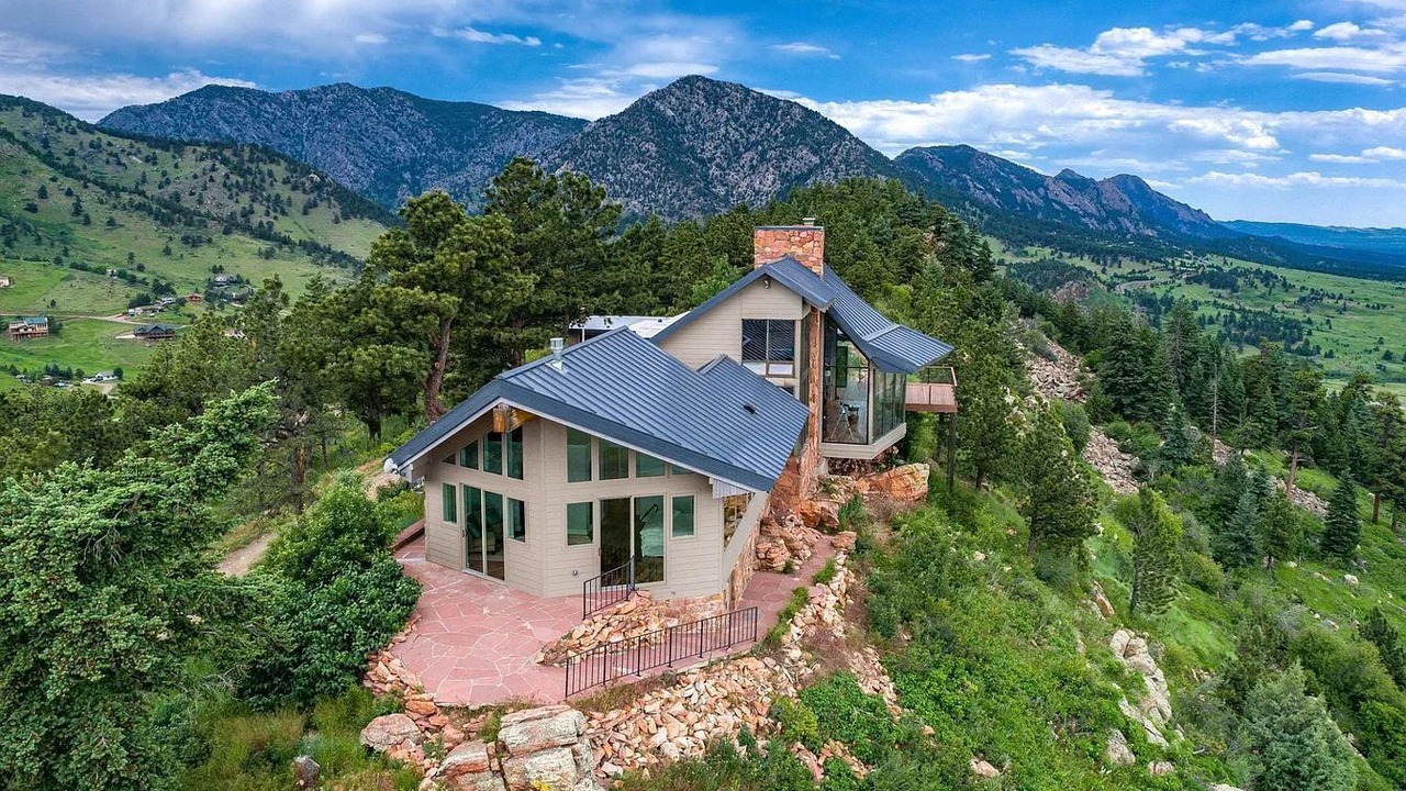 Photo of Outdoor in Golden