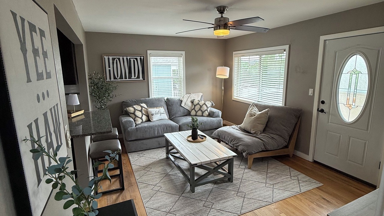 Photo of Livingroom in Castle Rock