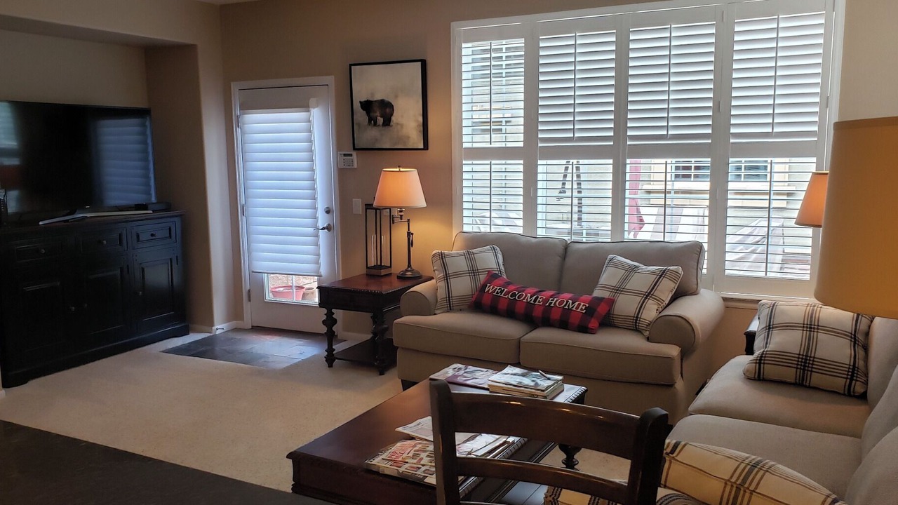 Photo of Livingroom in Westridge