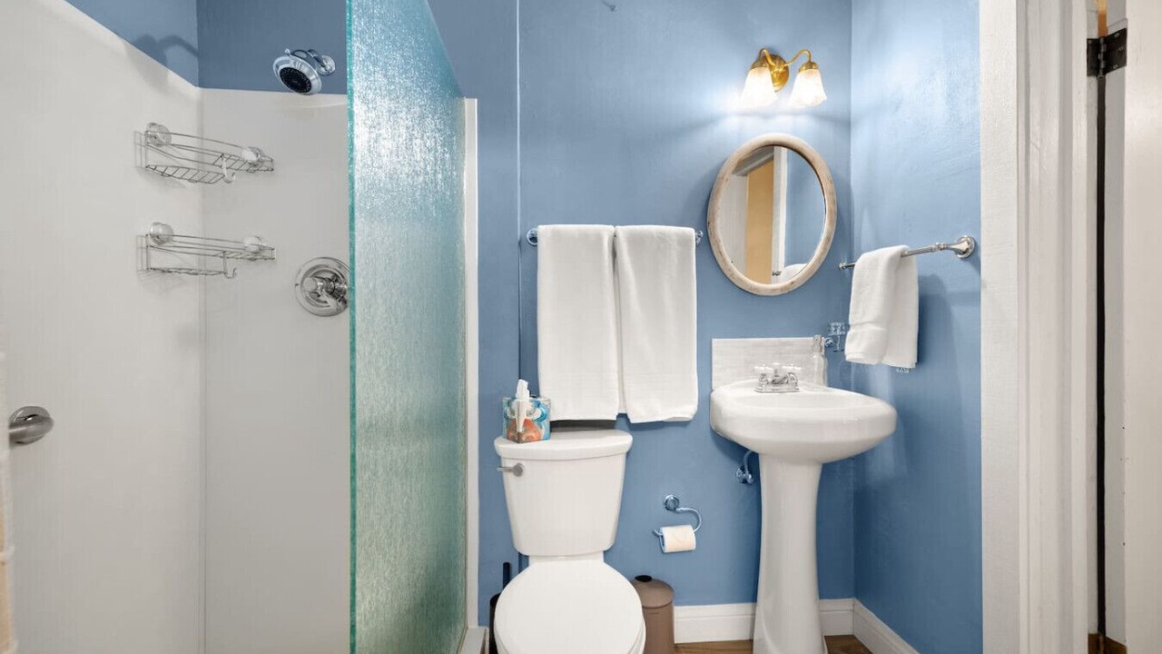 Photo of Bathroom in Golden
