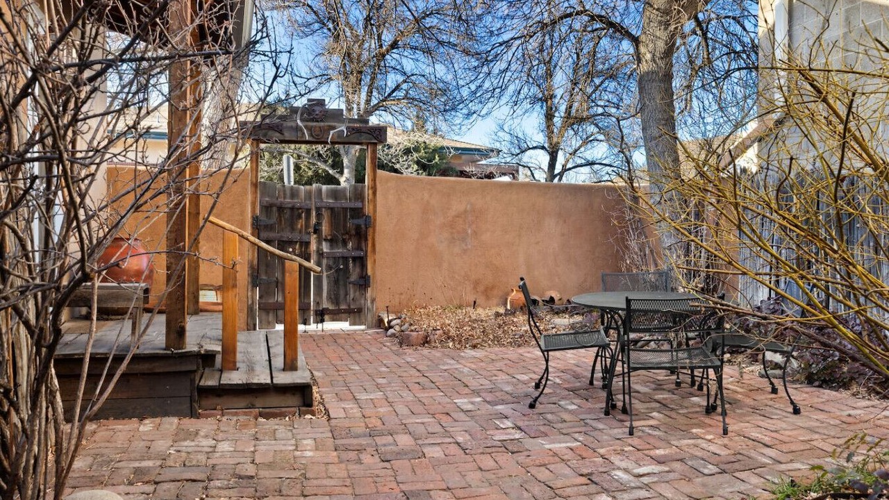 Photo of Outdoor in Golden