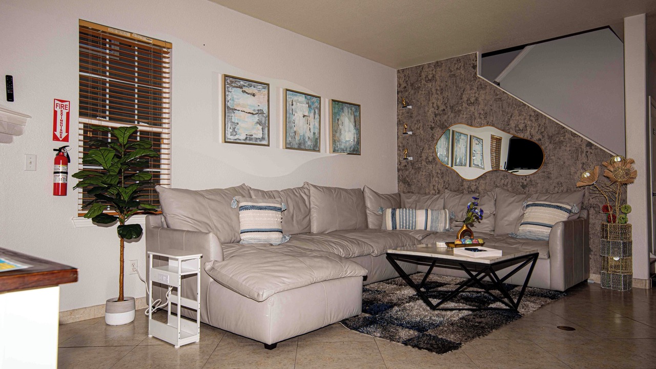 Photo of Livingroom in Jefferson Gardens