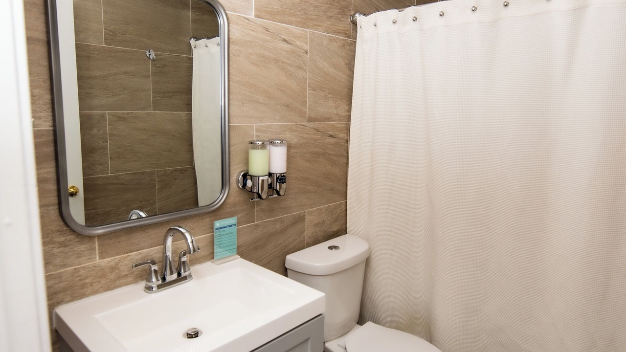 Photo of Bathroom in Jefferson Gardens