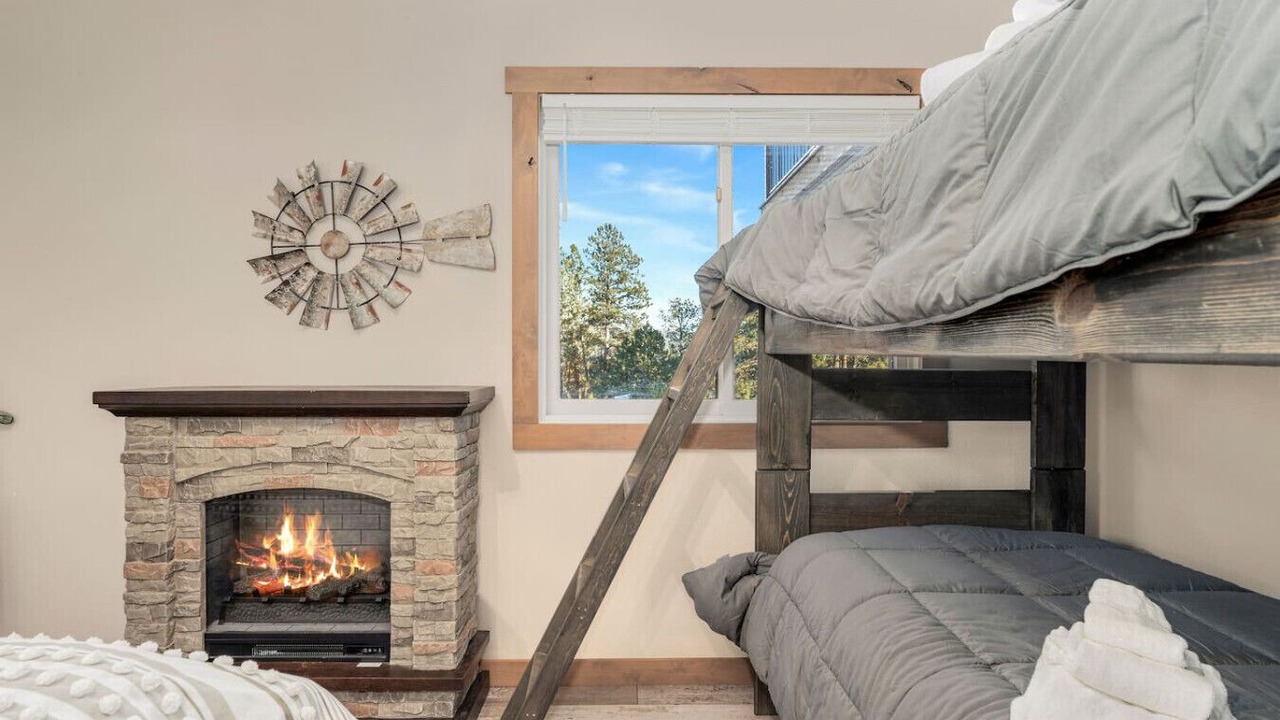 Photo of Bedroom in Pine