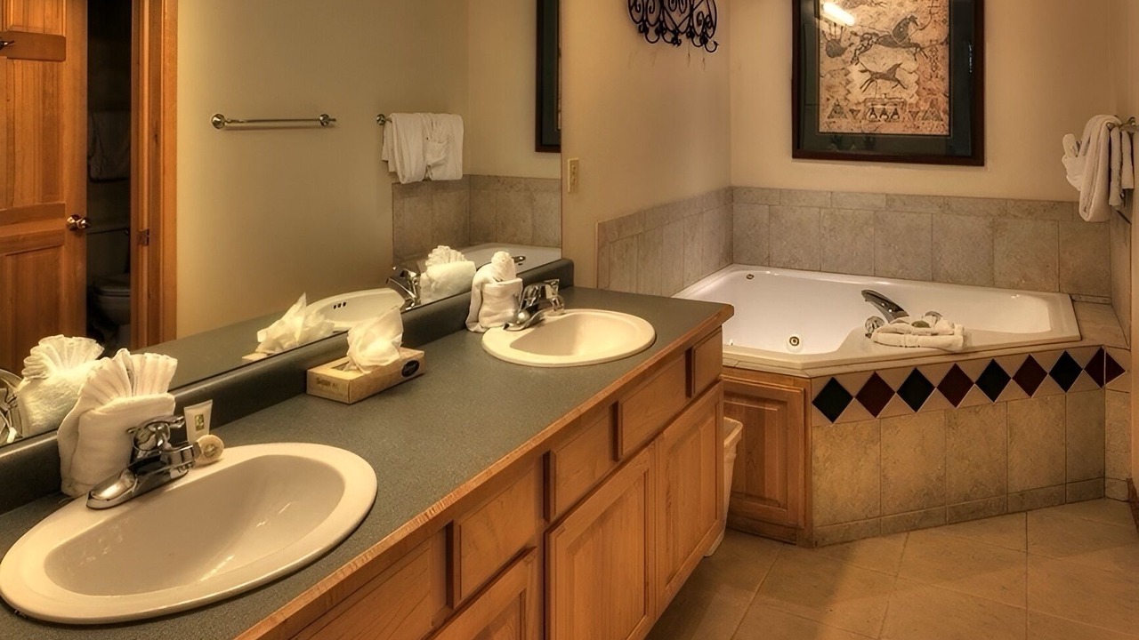 Photo of Bathroom in Peak 9