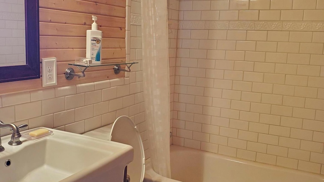 Photo of Bathroom in Black Hawk