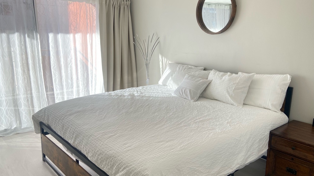 Photo of Bedroom in Hale