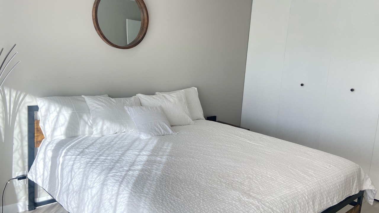 Photo of Bedroom in Hale