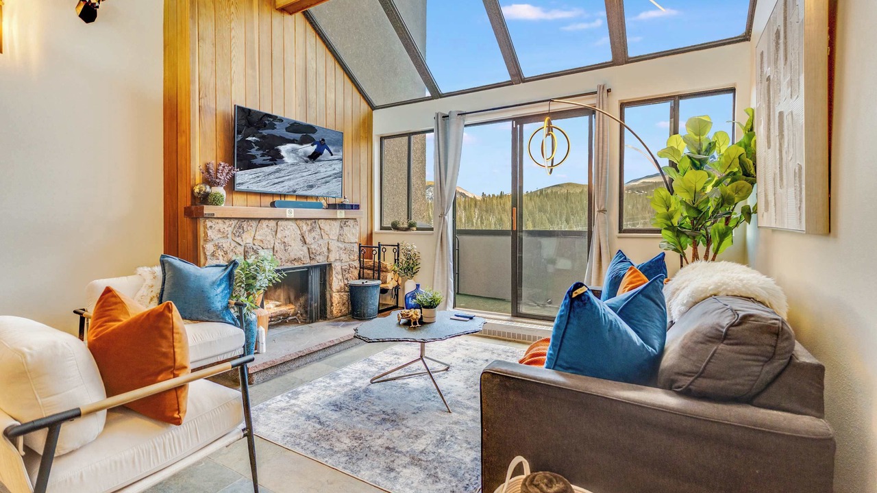 Photo of Bedroom in Peak 9