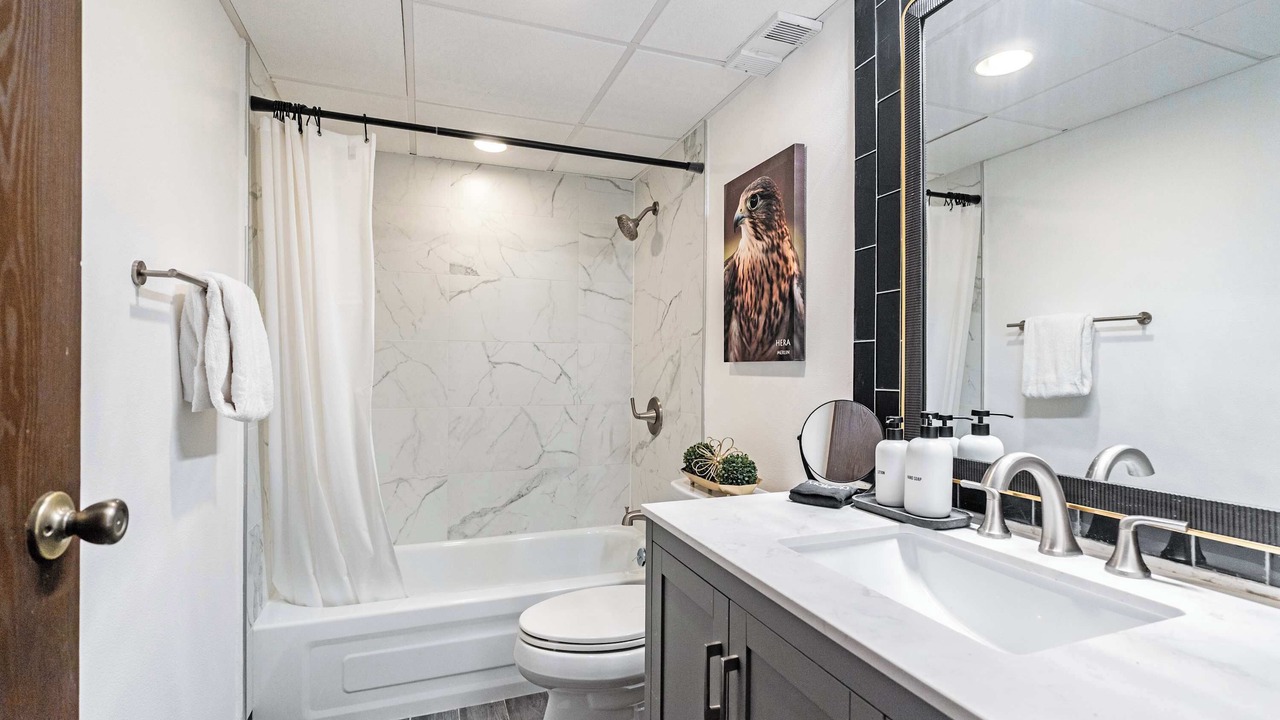 Photo of Bathroom in Peak 9
