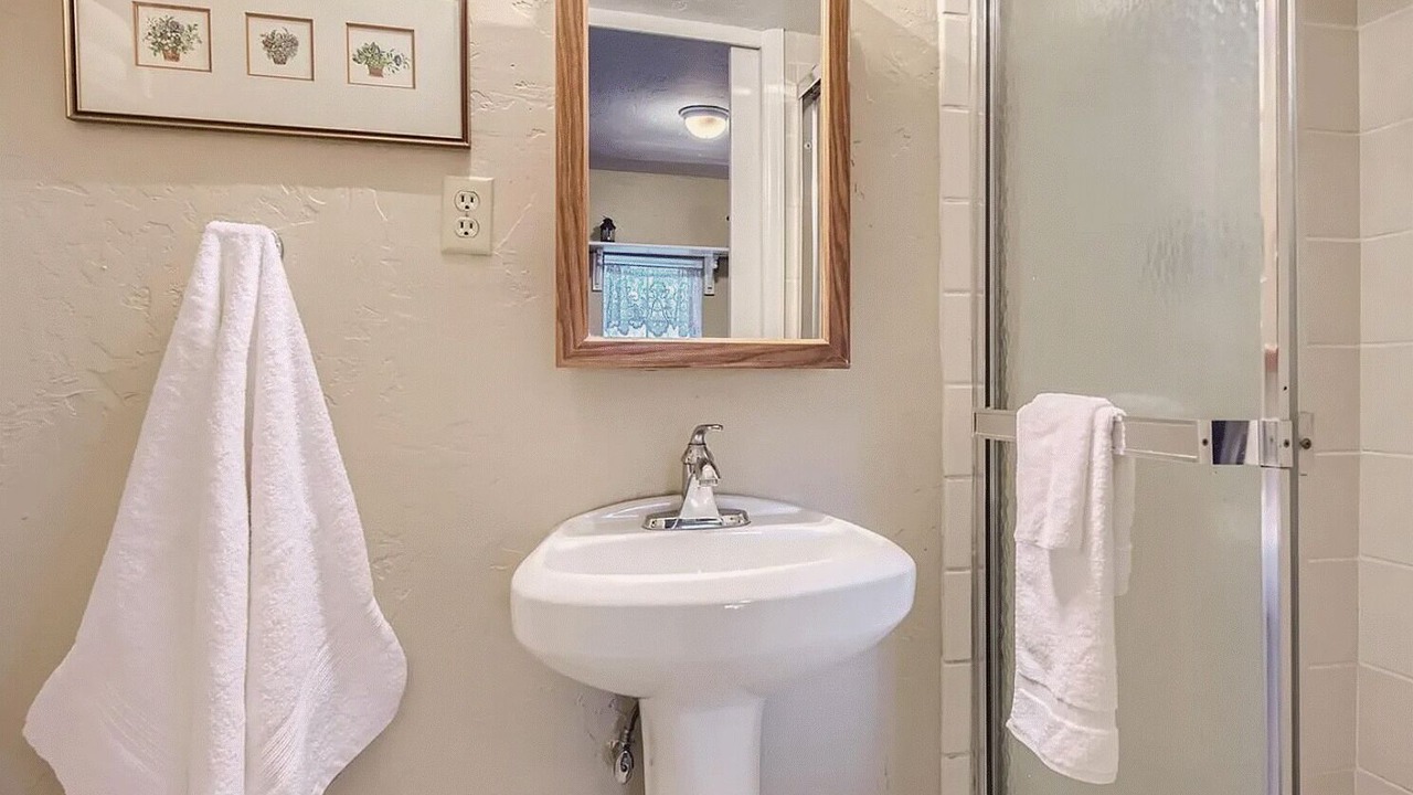 Photo of Bathroom in Ken Caryl