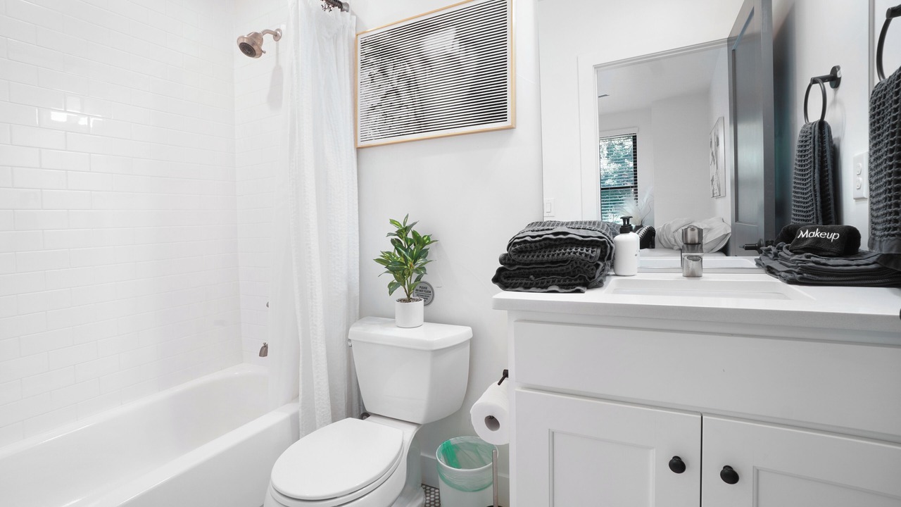 Photo of Bathroom in Curtis Park