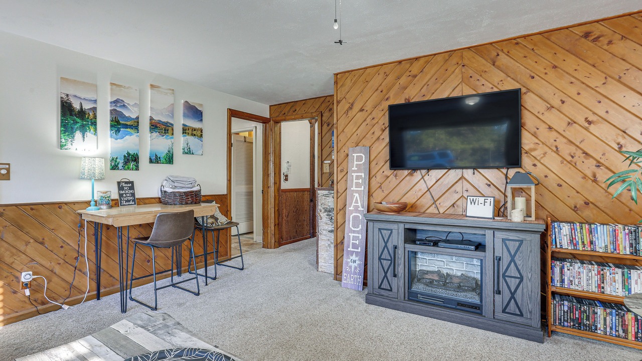 Photo of Livingroom in Pine