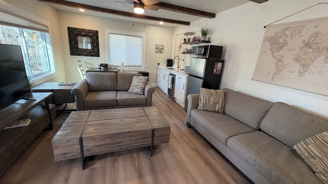 Photo of Livingroom in Columbine Knolls