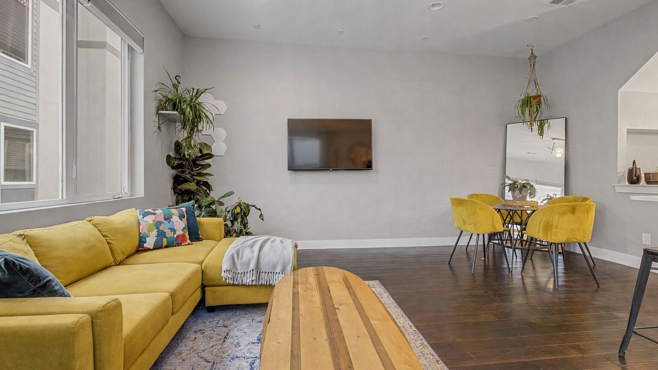 Photo of Livingroom in West Colfax