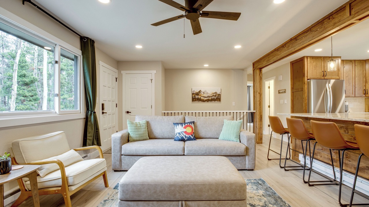 Photo of Livingroom in Evergreen