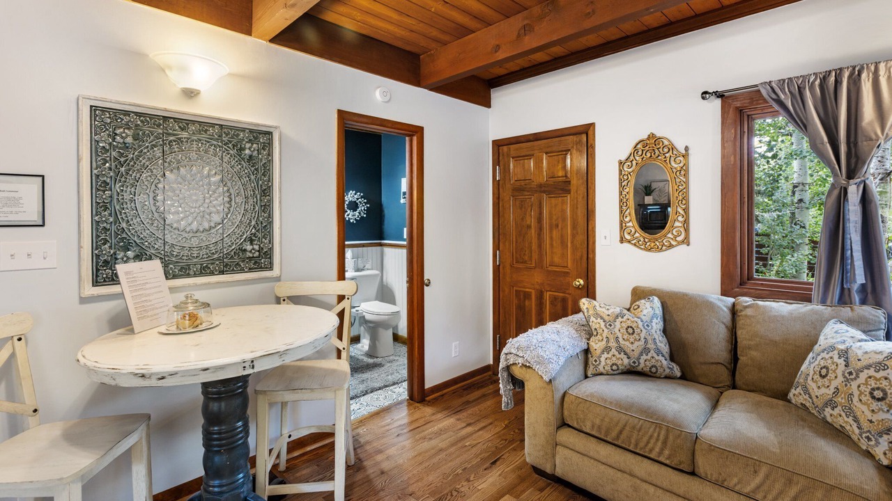 Photo of Livingroom in Cascade-Chipita Park