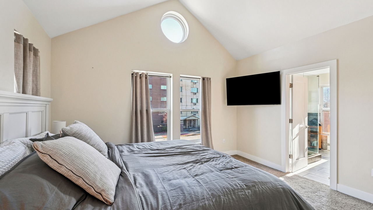 Photo of Bedroom in Curtis Park