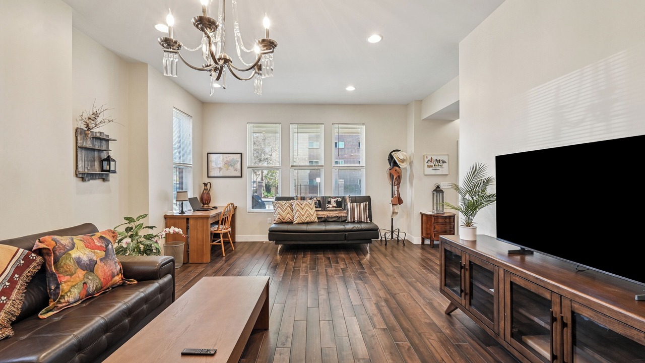 Photo of Livingroom in Curtis Park