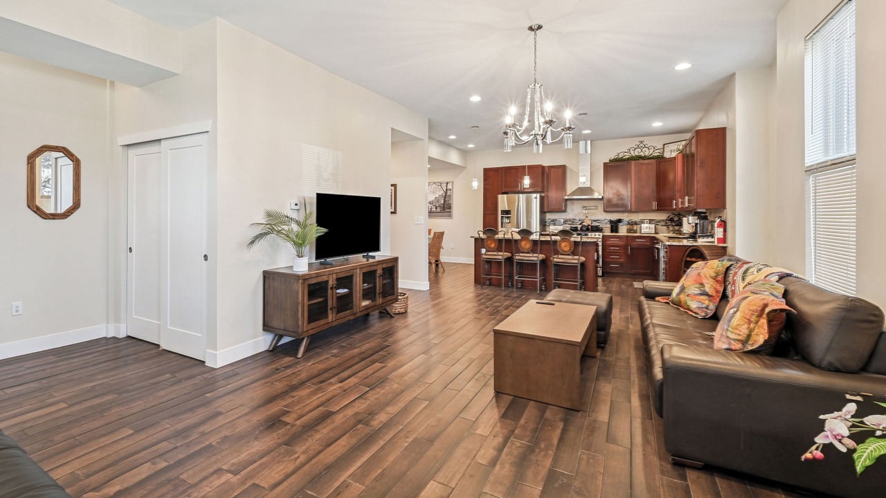 Photo of Livingroom in Curtis Park