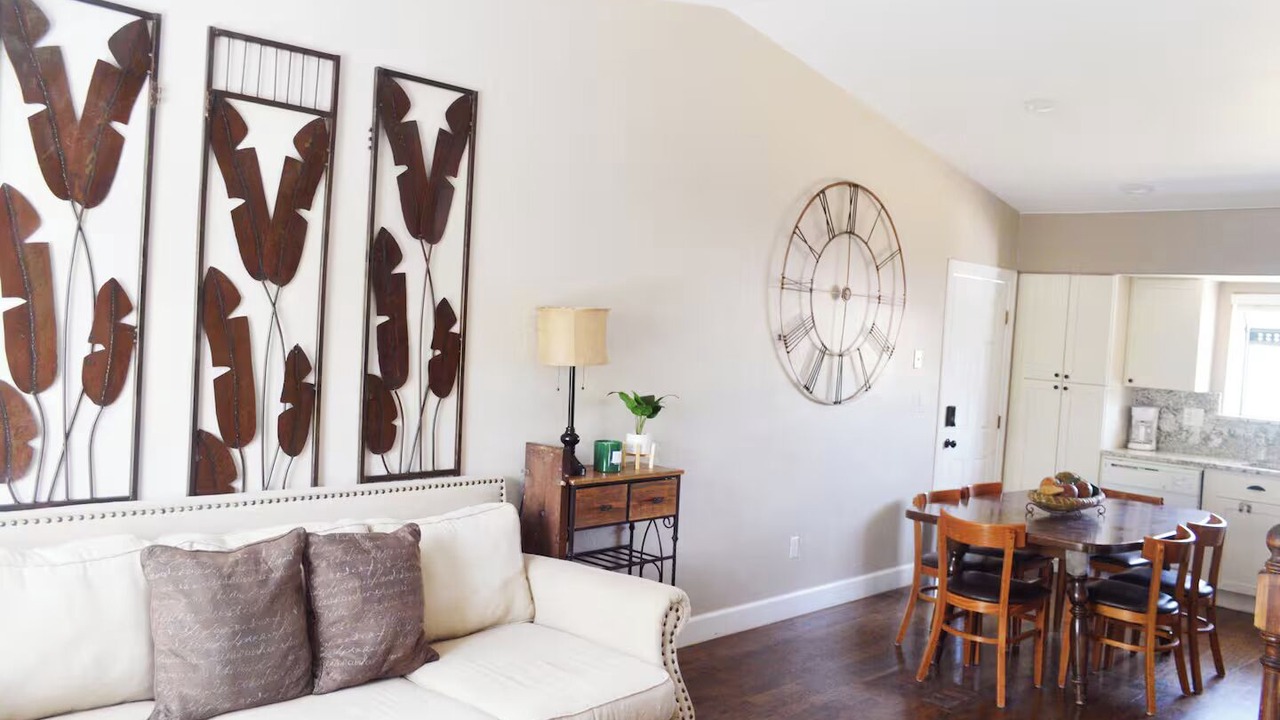Photo of Livingroom in Aurora