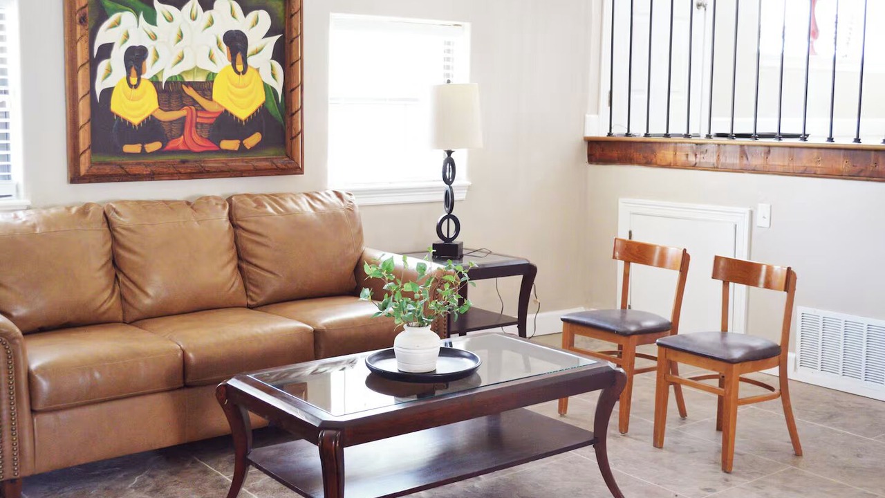 Photo of Livingroom in Aurora